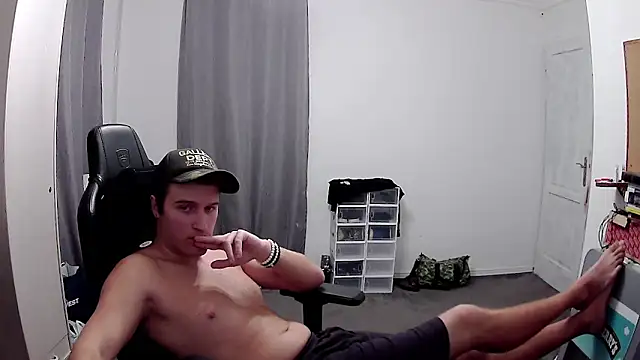 Snapshot of PKrisztian chatting on October 2025 08:46:02 PM PKrisztian online show from October 2025 08:46:02 PM