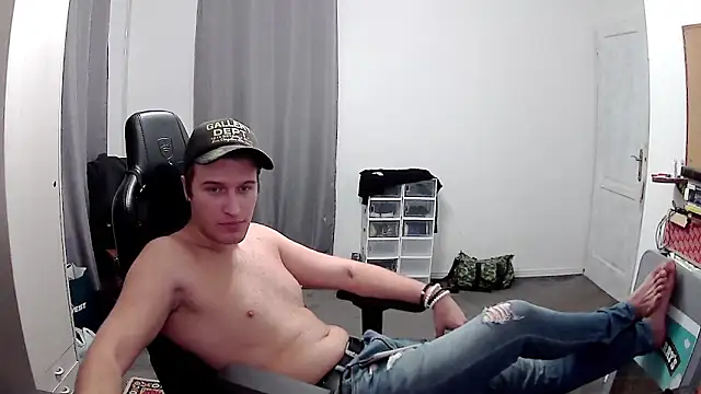 Snapshot of PKrisztian chatting on October 2025 06:54:02 PM PKrisztian online show from October 2025 06:54:02 PM