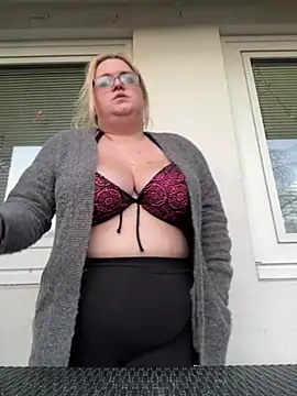 sweetsandy231 online show from February 2025 04:42:02 PM