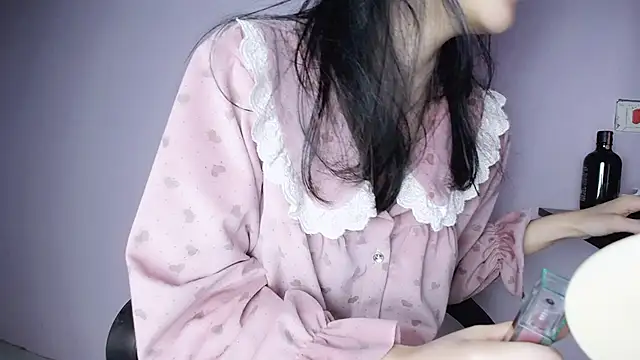 Snapshot of Baenee chatting on January 2025 01:05:02 PM Baenee online show from January 2025 01:05:02 PM