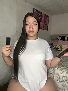 GemaGranadoss online show from April 2026 06:49:02 PM