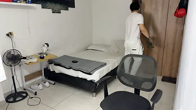 Snapshot of Kisan_Smith chatting on November 2025 01:37:01 AM Kisan Smith online show from November 2025 01:37:01 AM