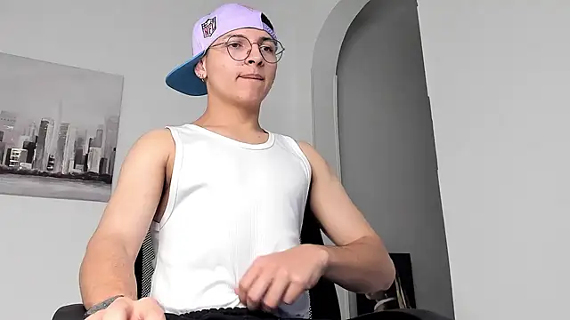 a lejandro 0 8 online show from March 2025 02:17:02 AM