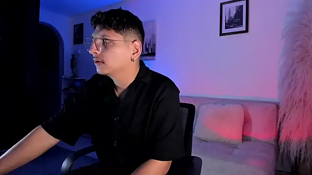 a lejandro 0 8 online show from November 2025 03:56:02 PM