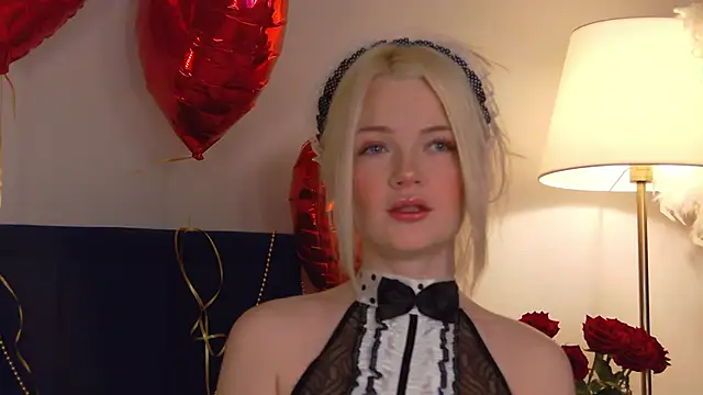 Snapshot of MilaDemies chatting on January 2025 03:32:02 AM MilaDemies online show from January 2025 03:32:02 AM