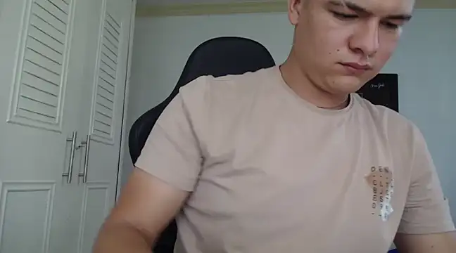 Plug Control online show from February 2025 05:15:02 PM