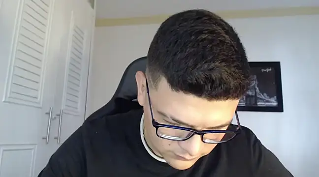 Plug Control online show from February 2025 06:12:01 PM