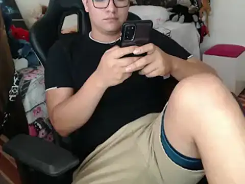 Plug Control online show from March 2025 04:12:01 PM