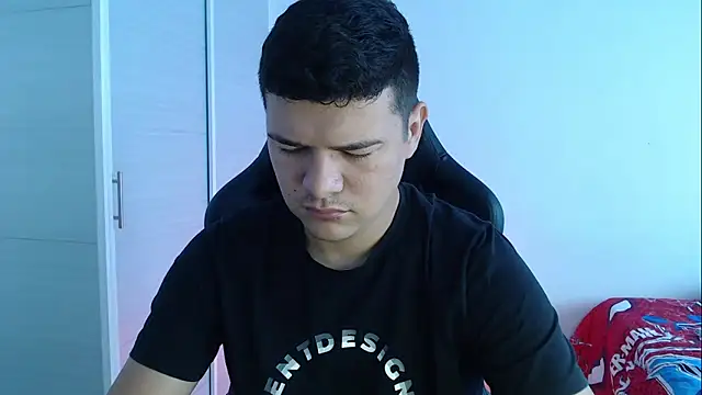 Plug Control online show from September 2025 01:43:02 PM