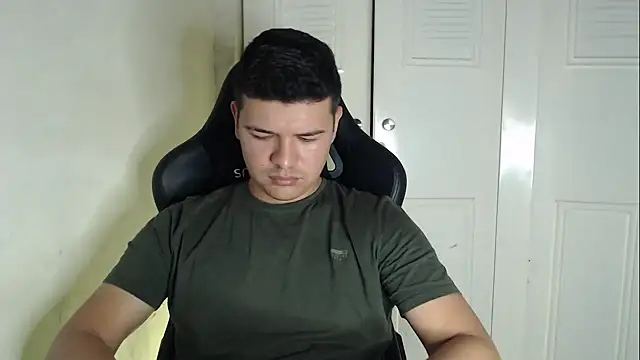 Plug Control online show from September 2025 04:34:02 AM