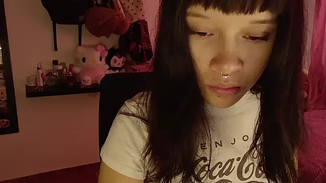 Snapshot of Marceline_0 chatting on December 2024 02:05:02 PM Marceline 0 online show from December 2024 02:05:02 PM