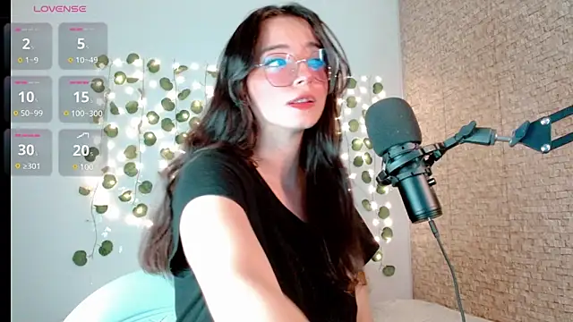 emma unu online show from December 2024 01:09:02 PM