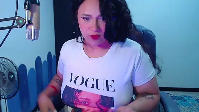 Snapshot of Luciernaga18 chatting on October 2025 01:36:02 AM Luciernaga18 online show from October 2025 01:36:02 AM