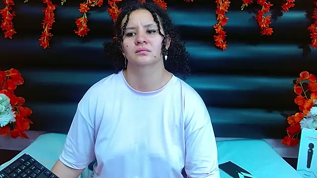 Snapshot of AlaSmith chatting on February 2025 08:02:02 AM AlaSmith online show from February 2025 08:02:02 AM