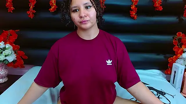 Snapshot of AlaSmith chatting on February 2025 05:35:02 AM AlaSmith online show from February 2025 05:35:02 AM