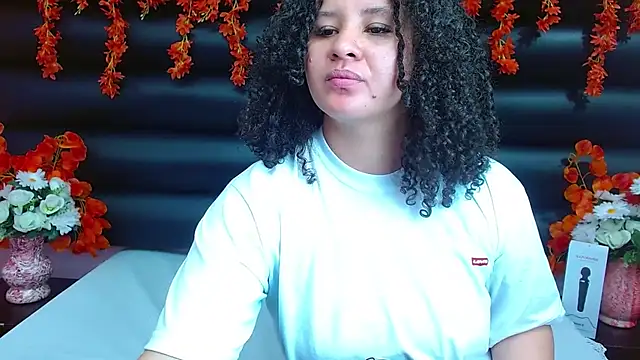 Snapshot of AlaSmith chatting on February 2025 01:54:01 AM AlaSmith online show from February 2025 01:54:01 AM