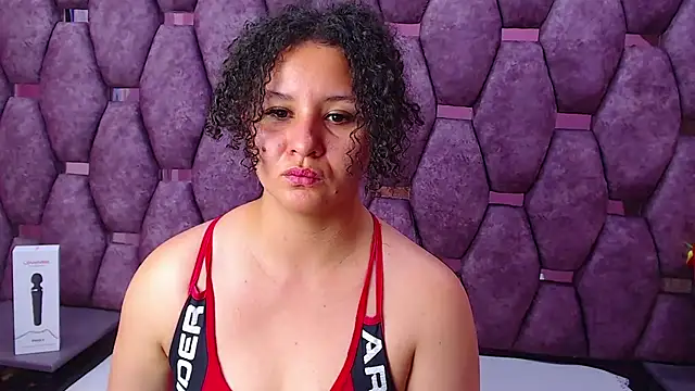 Snapshot of AlaSmith chatting on February 2025 02:29:02 AM AlaSmith online show from February 2025 02:29:02 AM