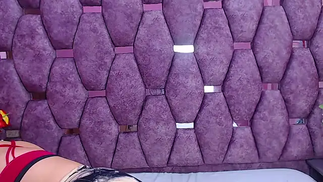 Snapshot of AlaSmith chatting on March 2025 02:17:01 AM AlaSmith online show from March 2025 02:17:01 AM