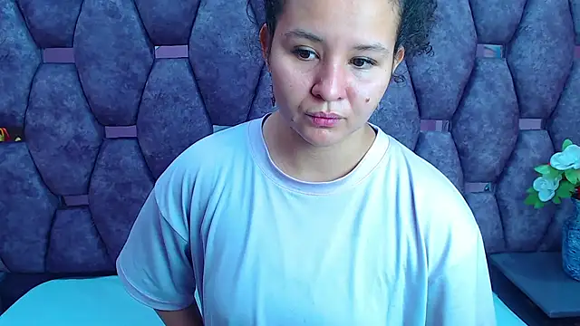 Snapshot of AlaSmith chatting on March 2025 02:15:01 AM AlaSmith online show from March 2025 02:15:01 AM