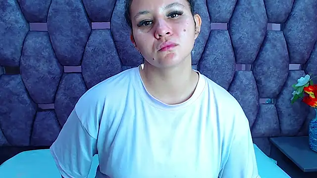 Snapshot of AlaSmith chatting on March 2025 02:27:02 AM AlaSmith online show from March 2025 02:27:02 AM