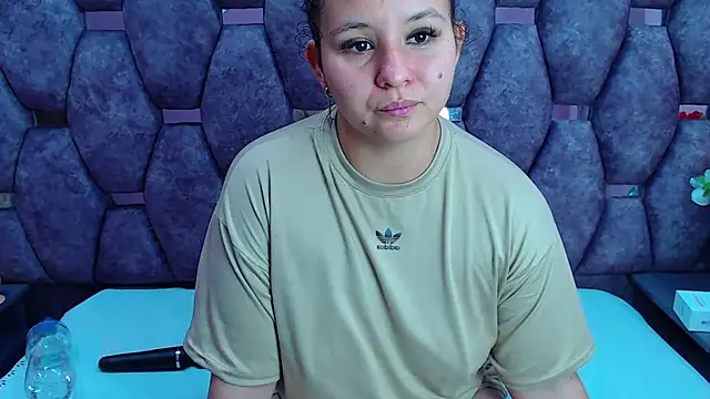 Snapshot of AlaSmith chatting on March 2025 08:29:01 AM AlaSmith online show from March 2025 08:29:01 AM