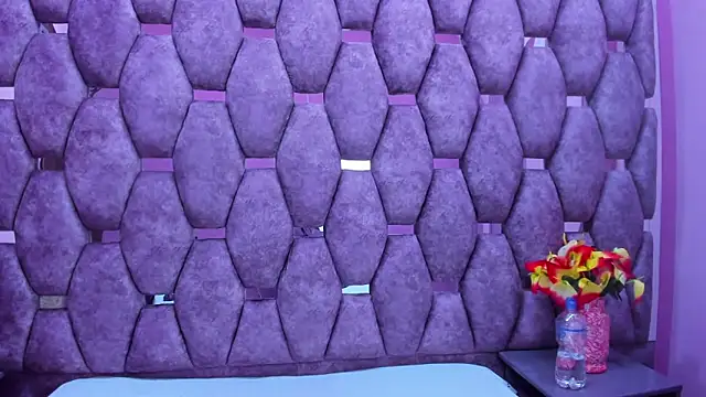 Snapshot of AlaSmith chatting on October 2025 02:09:02 AM AlaSmith online show from October 2025 02:09:02 AM