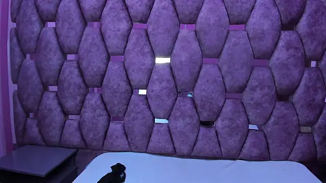 Snapshot of AlaSmith chatting on October 2025 02:32:01 AM AlaSmith online show from October 2025 02:32:01 AM