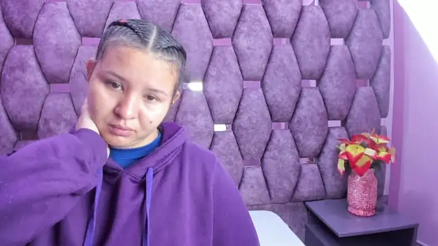 Snapshot of AlaSmith chatting on October 2025 02:22:02 AM AlaSmith online show from October 2025 02:22:02 AM