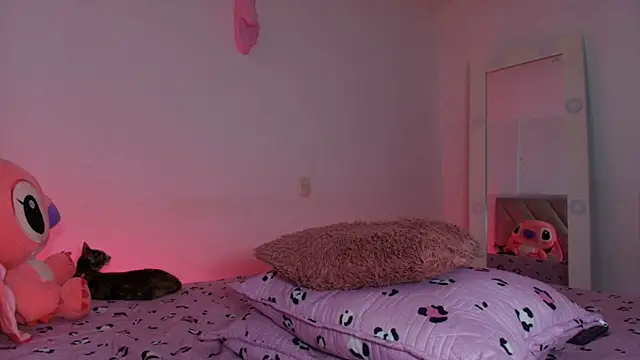 emy colee online show from February 2026 09:37:02 PM