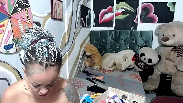 manzanahot9 online show from October 2025 11:36:02 AM