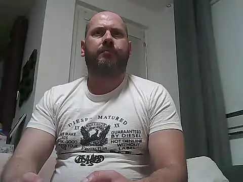 Snapshot of HarleyQuinnundJoker chatting on October 2025 10:52:02 PM HarleyQuinnundJoker online show from October 2025 10:52:02 PM