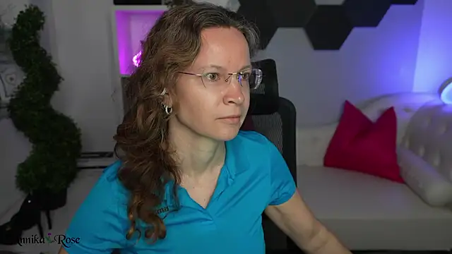 AnnikaRose online show from February 2026 06:41:02 AM