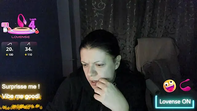 Snapshot of AdriannaLily chatting on January 2026 12:48:01 AM AdriannaLily online show from January 2026 12:48:01 AM