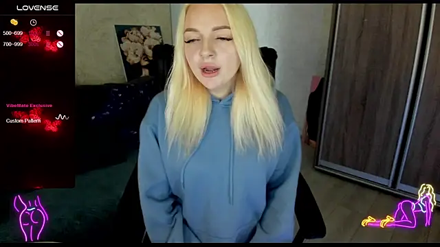  NigoNika online show from October 2025 08:48:02 AM