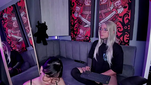 JadeyKhada online show from December 2025 11:56:02 PM