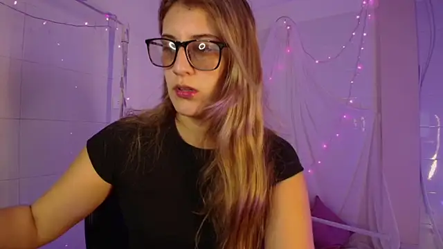 Giia paiige18 online show from February 2026 01:40:01 PM