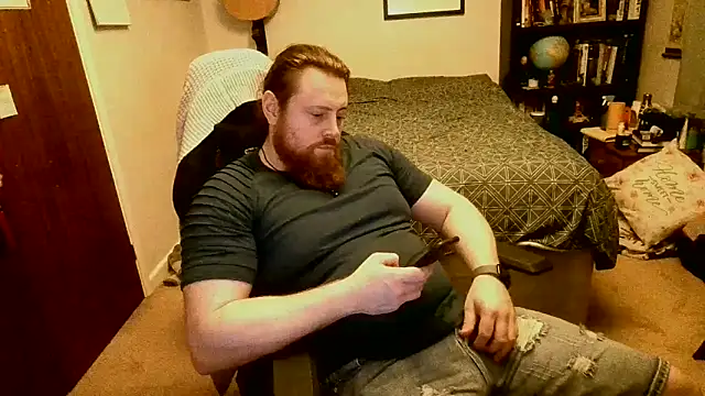 Hairy Guy30 online show from May 2026 10:49:02 PM