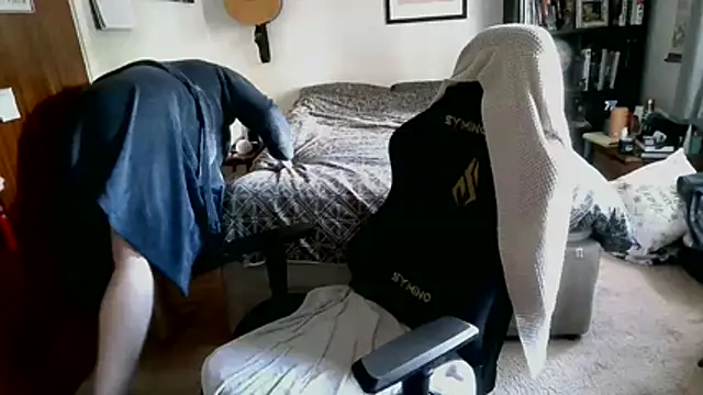 Hairy Guy30 online show from May 2026 03:41:02 PM