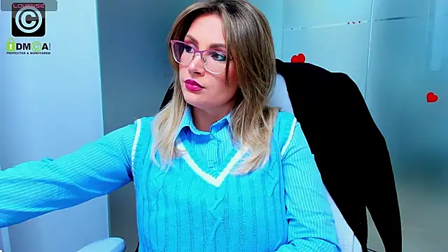 Snapshot of anyarosses chatting on January 2025 06:19:02 AM anyarosses online show from January 2025 06:19:02 AM