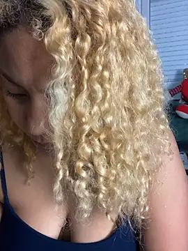 MaryAlbuquerque online show from November 2025 10:15:01 PM