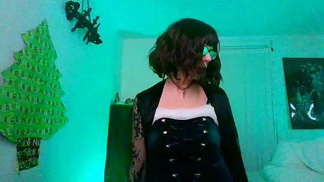 Snapshot of SaraDesirexo chatting on December 2024 03:06:01 AM SaraDesirexo online show from December 2024 03:06:01 AM