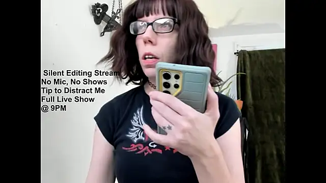 Snapshot of SaraDesirexo chatting on February 2025 08:53:02 PM SaraDesirexo online show from February 2025 08:53:02 PM