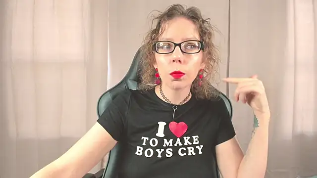 Snapshot of SaraDesirexo chatting on October 2025 12:34:02 PM SaraDesirexo online show from October 2025 12:34:02 PM