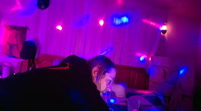 Snapshot of Mic_Oxinner chatting on January 2025 10:17:01 AM Mic Oxinner online show from January 2025 10:17:01 AM