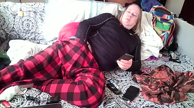 Snapshot of Mic_Oxinner chatting on January 2025 08:34:02 PM Mic Oxinner online show from January 2025 08:34:02 PM