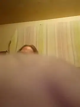 Snapshot of Mic_Oxinner chatting on March 2025 04:38:02 AM Mic Oxinner online show from March 2025 04:38:02 AM