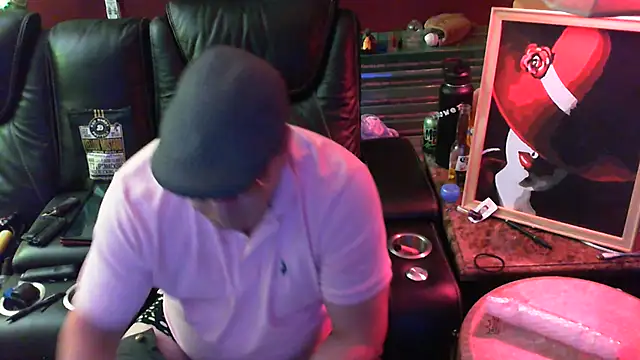 Snapshot of Mic_Oxinner chatting on September 2025 09:32:02 AM Mic Oxinner online show from September 2025 09:32:02 AM