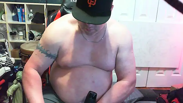 Snapshot of Mic_Oxinner chatting on September 2025 11:40:01 PM Mic Oxinner online show from September 2025 11:40:01 PM