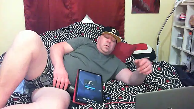 Snapshot of Mic_Oxinner chatting on October 2025 03:23:02 PM Mic Oxinner online show from October 2025 03:23:02 PM