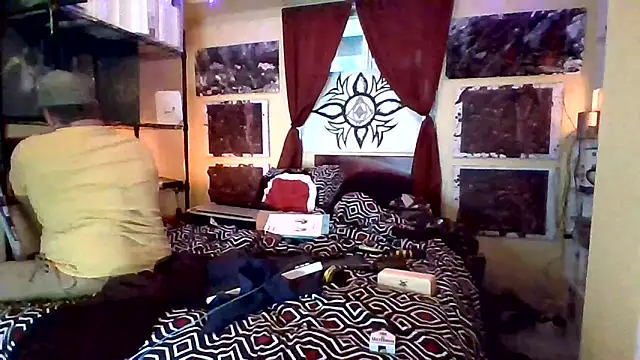 Snapshot of Mic_Oxinner chatting on November 2025 07:52:02 PM Mic Oxinner online show from November 2025 07:52:02 PM